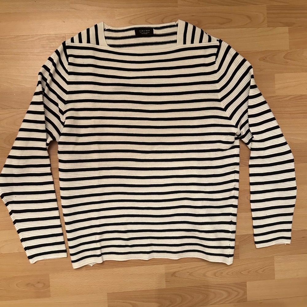 ZARA SWEATSHIRT NWOT